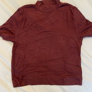 Aritzia babaton maroon tee